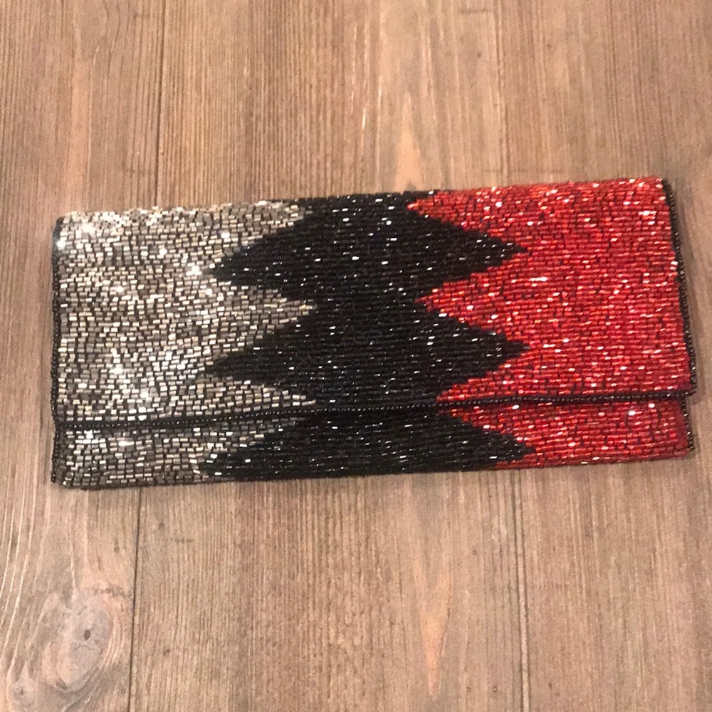 Gorgeous beaded clutch!